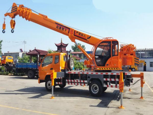 信都区吊车公司_好的吊车出租公司需要具备